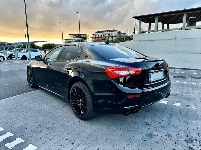 Usata Maserati Ghibli 250 CV (183 kW) 2016 Nero Berlina