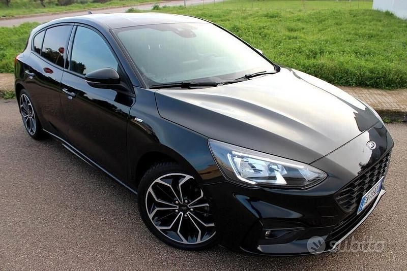 Usata Ford Focus ST-Line 120 CV (88 kW) 2020 Nero Berlina