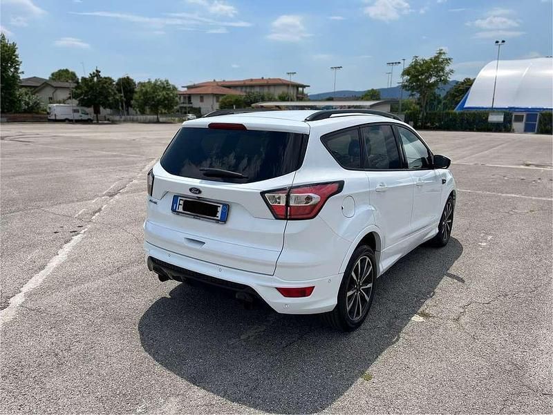 Usata Ford Kuga ST-Line 163 CV (119 kW) 2018 Bianco SUV