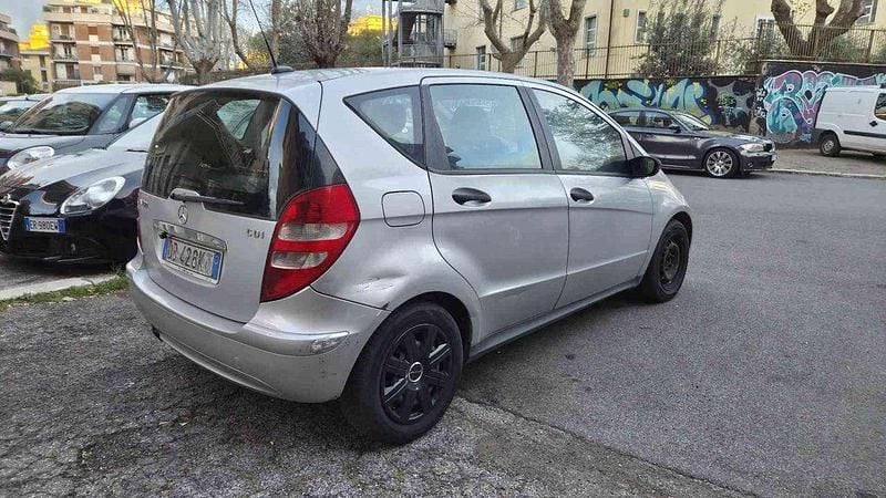 Usata Mercedes A180 Classic 109 CV (80 kW) 2005 Argento Berlina