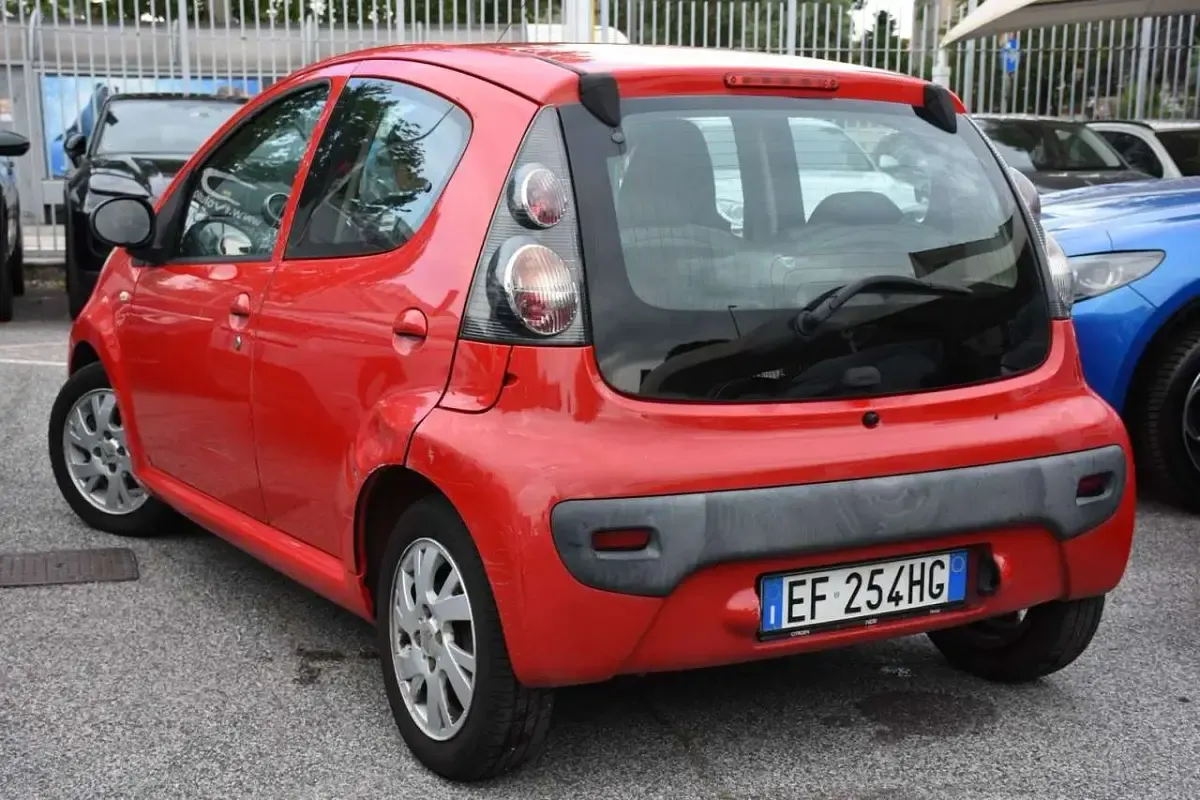 Usata Citroën C1 68 CV (50 kW) 2010 Rosso pastello Utilitaria