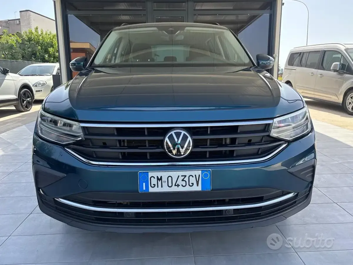 Usata VW Tiguan R-line 150 CV (110 kW) 2022 Verde SUV