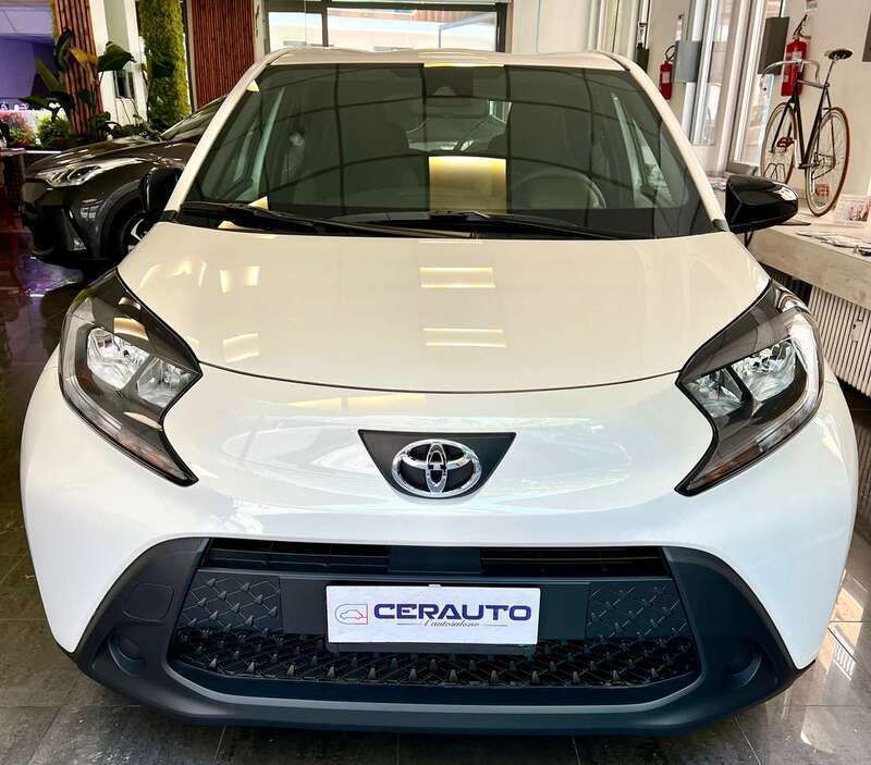 Nuova Toyota Aygo X Active 72 CV (52 kW) 2025 Bianco SUV