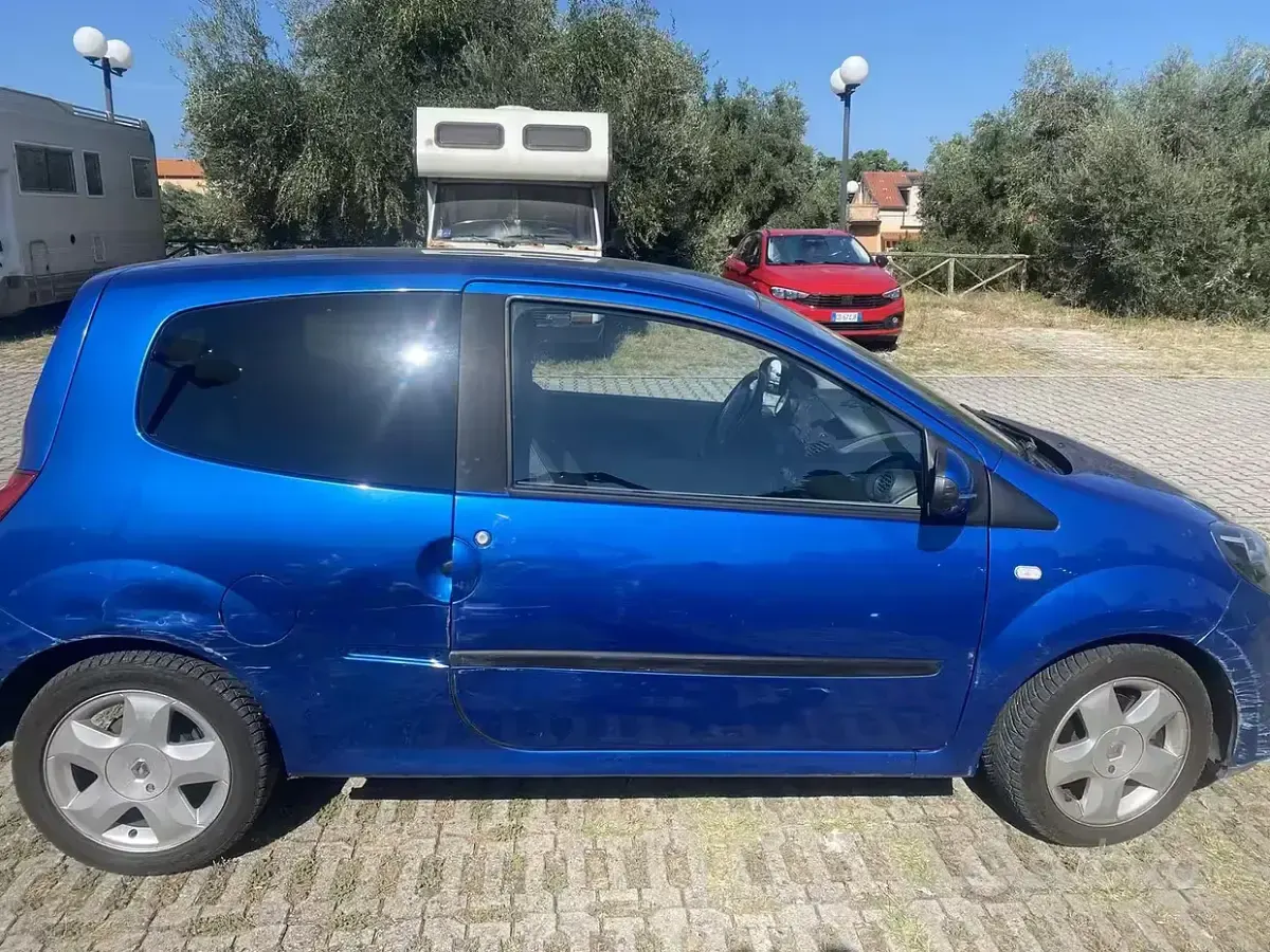 Usata Renault Twingo 64 CV (47 kW) 2008 Bluazzurro Utilitaria
