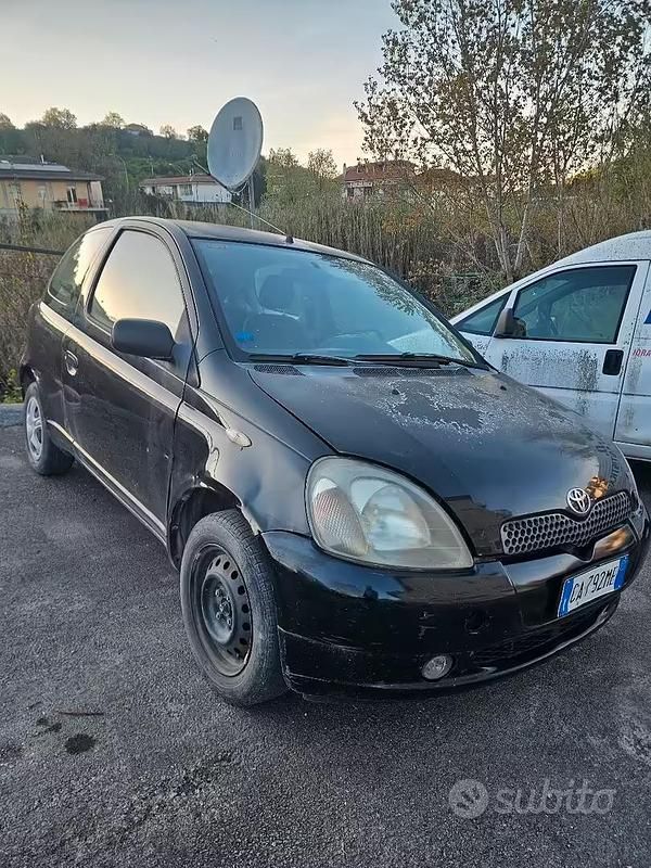 Usata Toyota Yaris 86 CV (63 kW) 2002 Berlina