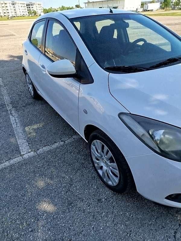 Usata Mazda 2 72 CV (52 kW) 2010 Utilitaria