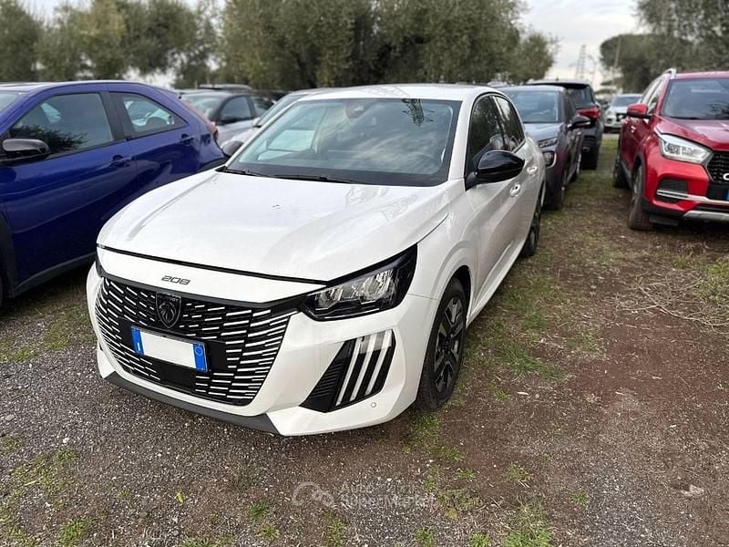 Usata Peugeot 208 Allure 101 CV (74 kW) 2024 Bianco Utilitaria