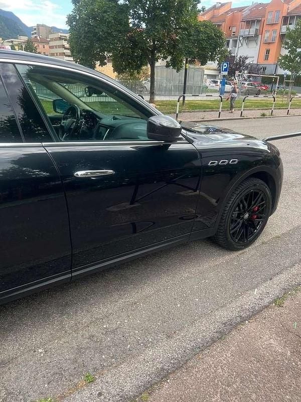 Usata Maserati Levante 430 CV (316 kW) 2016 Nero mat. SUV