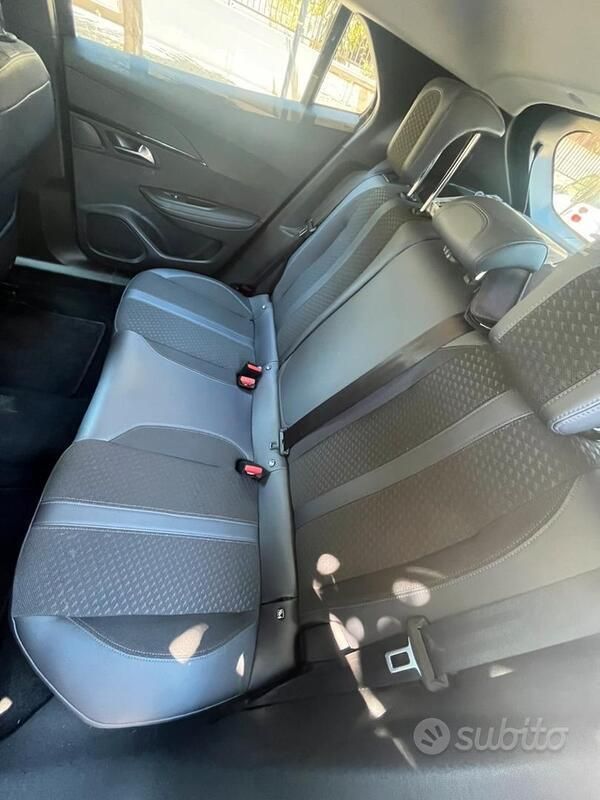 Usata Peugeot 2008 Allure 131 CV (96 kW) 2020 Nero SUV