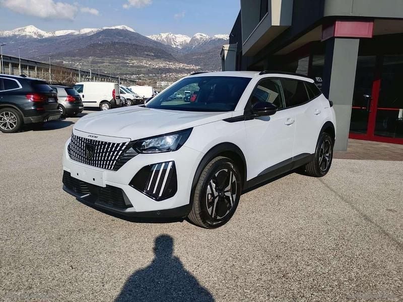 Usata Peugeot 2008 Allure 102 CV (75 kW) 2025 Bianco SUV