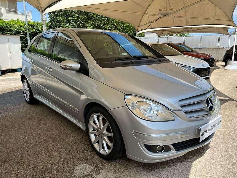 Argento Usata 2007 Mercedes B180 Monovolume | 2900 € (Buon prezzo) - Immagine 1/4