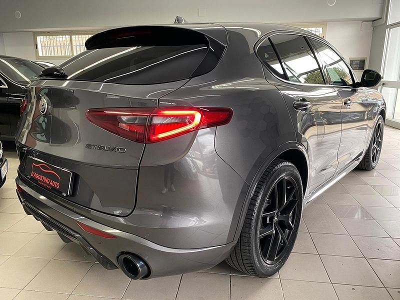 Usata Alfa Romeo Stelvio Veloce 210 CV (154 kW) 2022 Grigio SUV