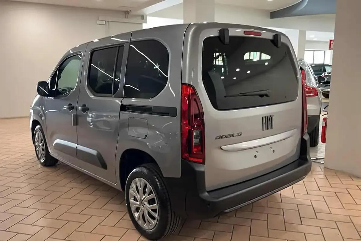 Nuova Fiat Doblò S 102 CV (75 kW) 2026 Grigio maestro Monovolume