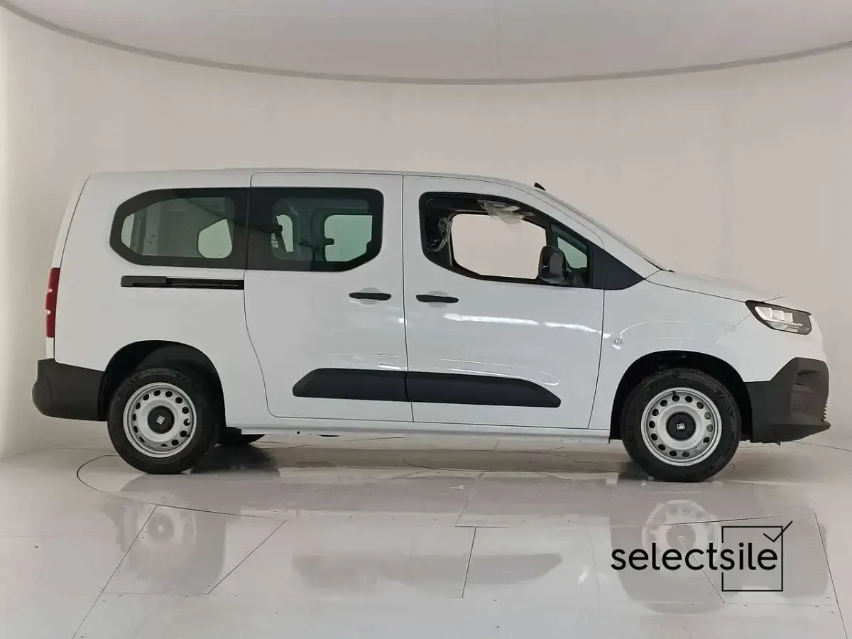 Nuova Fiat Doblò 102 CV (75 kW) 2026 Bianco gelato (pastello) Monovolume
