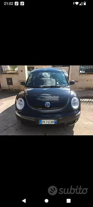 Usata VW New Beetle 105 CV (77 kW) 2009 Nero Utilitaria