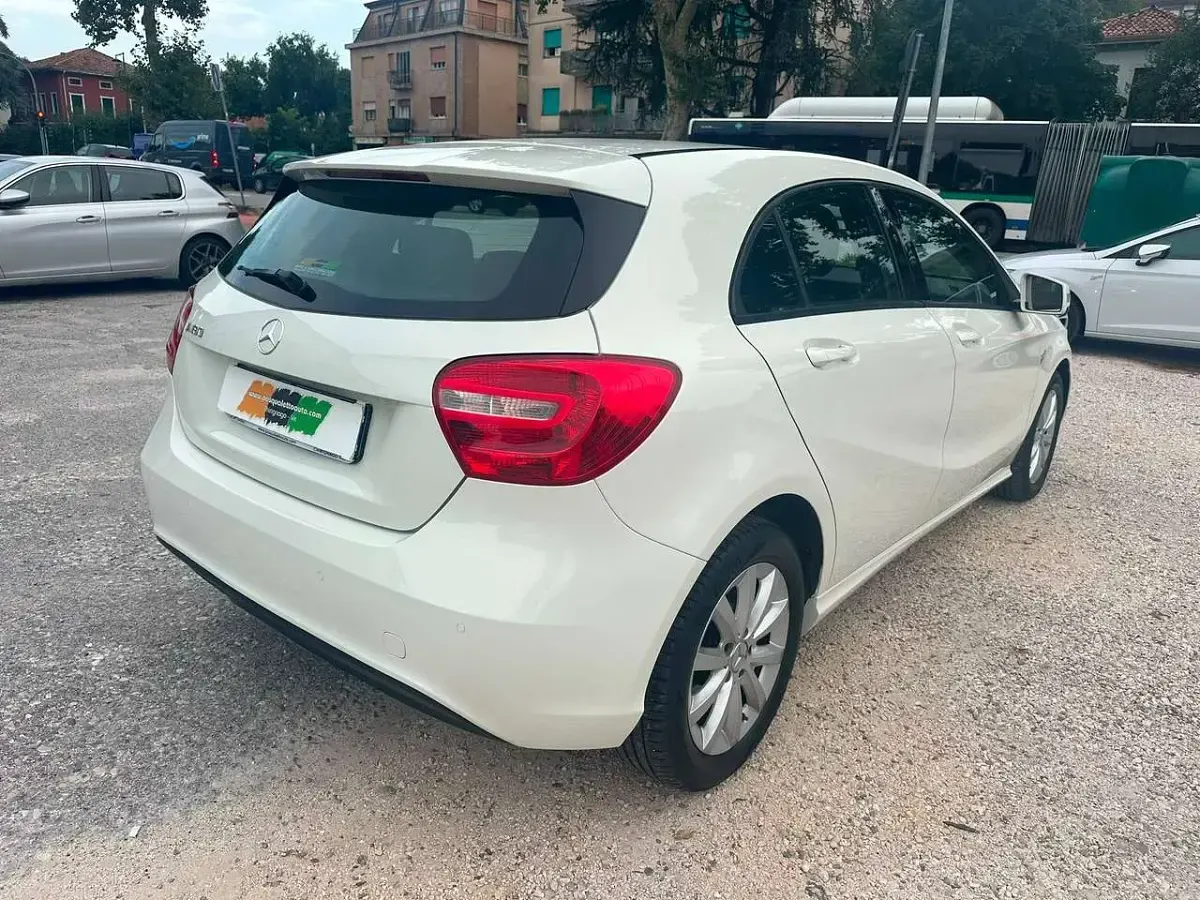 Usata Mercedes A180 Executive 122 CV (89 kW) 2013 Bianco Utilitaria