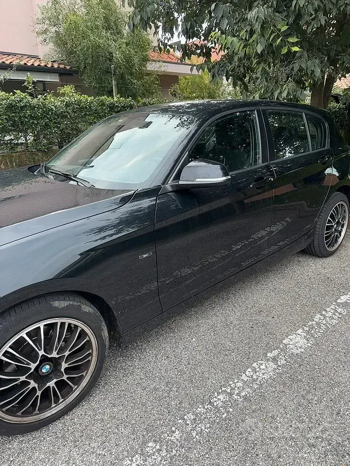 Usata BMW 118 Sport Line 143 CV (105 kW) 2014 Nero Utilitaria