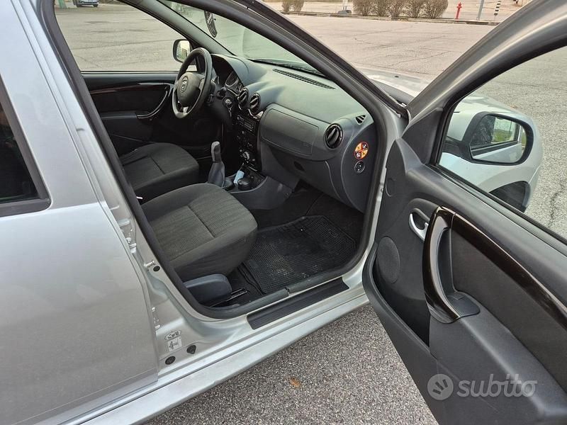 Usata Dacia Duster Lauréate 105 CV (77 kW) 2012 Grigio SUV
