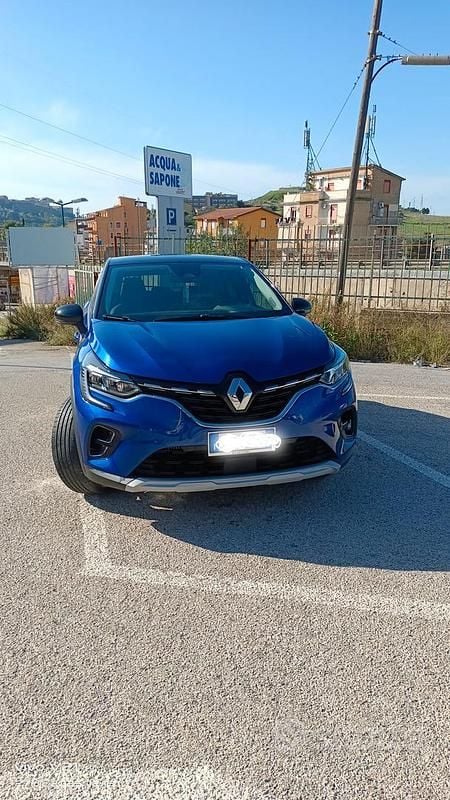 Usata Renault Captur Techno 101 CV (74 kW) 2023 Blu SUV
