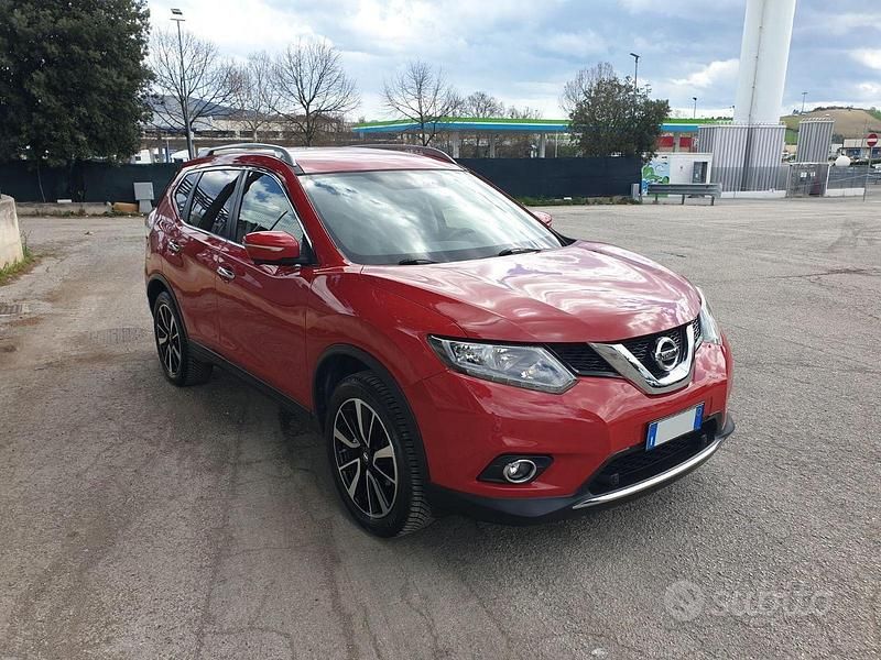 Usata Nissan X-Trail Acenta Premium 131 CV (96 kW) 2015 Rosso SUV