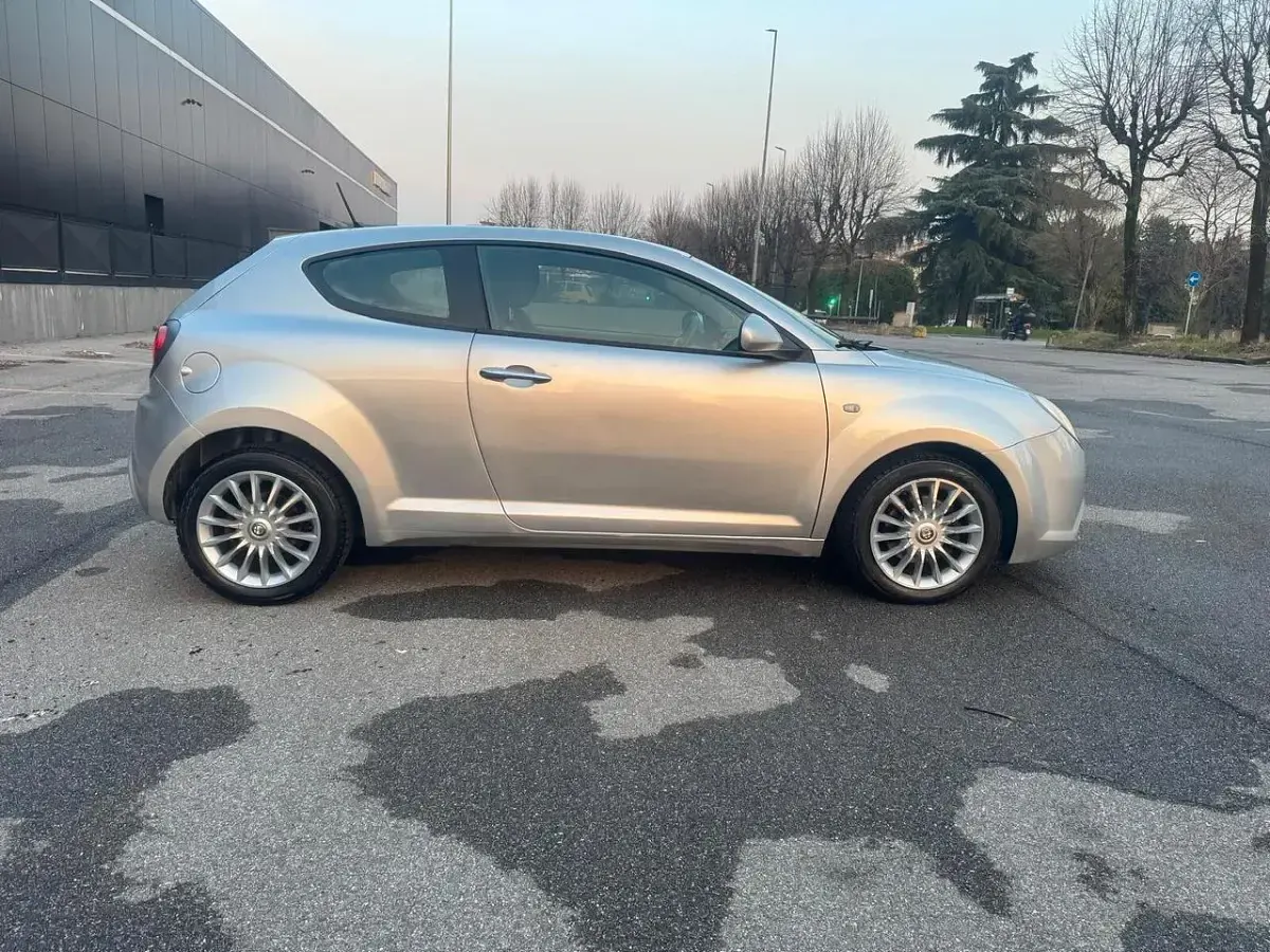 Usata Alfa Romeo MiTo Distinctive 95 CV (69 kW) 2010 Grigio Utilitaria