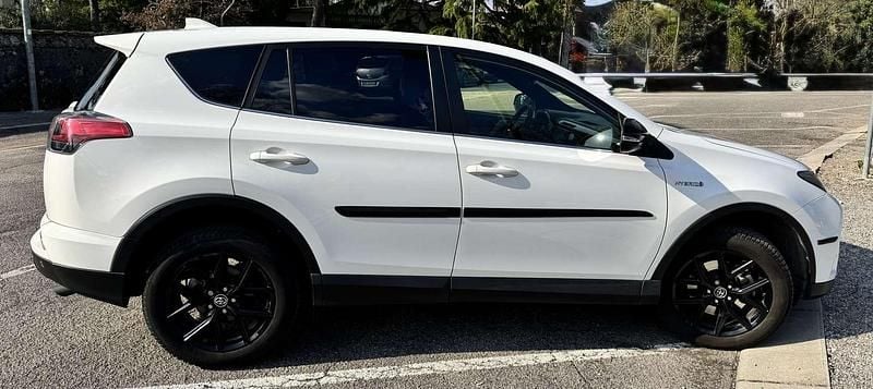 Usata Toyota RAV4 Hybrid Style 155 CV (114 kW) 2018 SUV