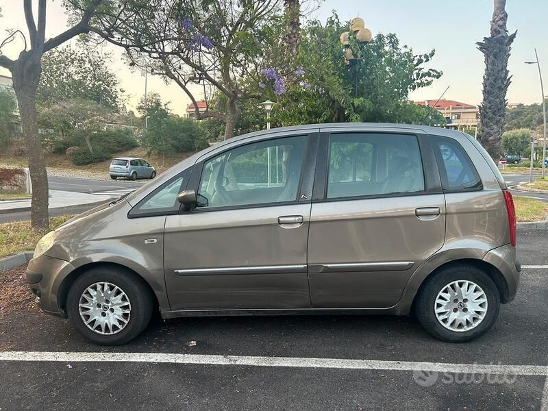 Usata Lancia Musa 95 CV (69 kW) 2012 Monovolume