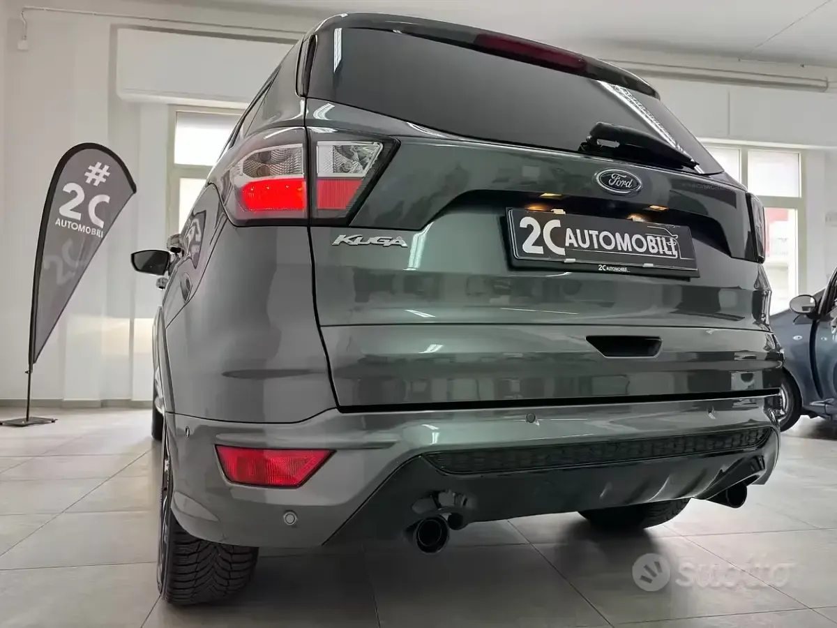 Usata Ford Kuga ST-Line 120 CV (88 kW) 2017 Grigio SUV