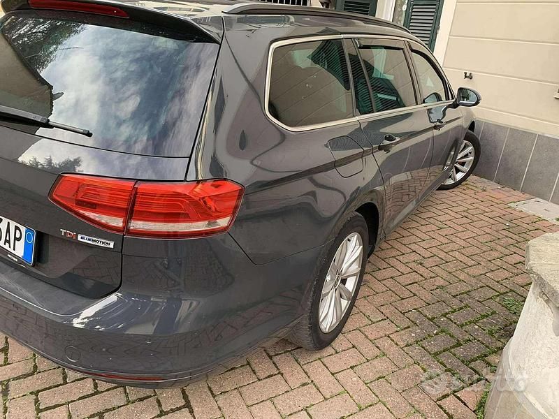 Usata VW Passat 120 CV (88 kW) 2017 Nero Station wagon
