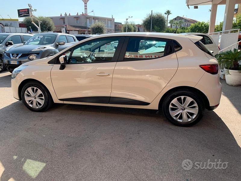 Usata Renault Clio IV 90 CV (66 kW) 2015 Beige Berlina