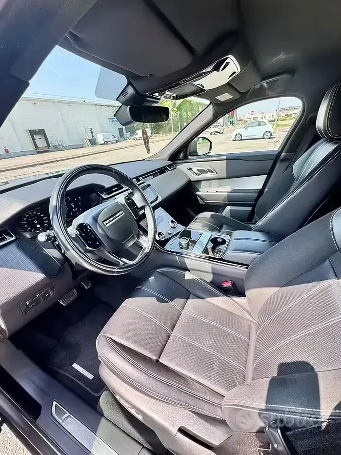 Usata Land Rover Range Rover Velar R-Dynamic 241 CV (177 kW) 2019 Grigio SUV