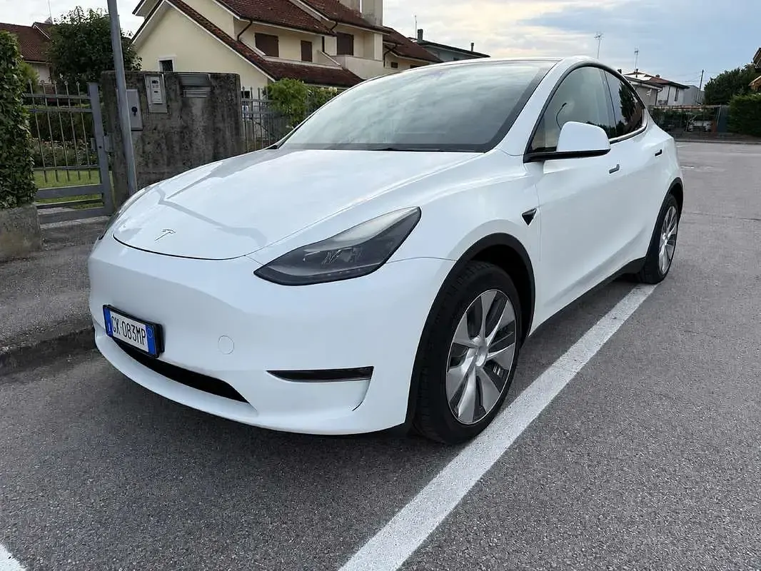 Usata Tesla Model Y 152 kW (208 CV) 2022 Bianco SUV