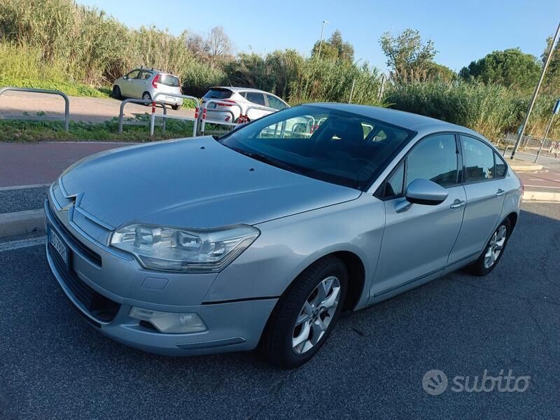 Grigio Usata 2009 Citroën C5 Tre volumi | 2500 € (Buon prezzo) - Immagine 1/4