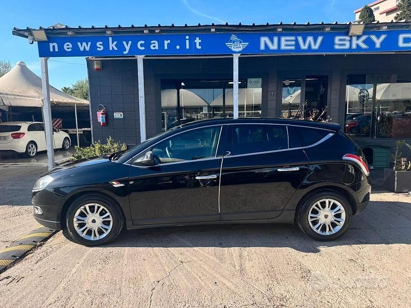 Usata Lancia Delta 120 CV (88 kW) 2010 Nero Utilitaria