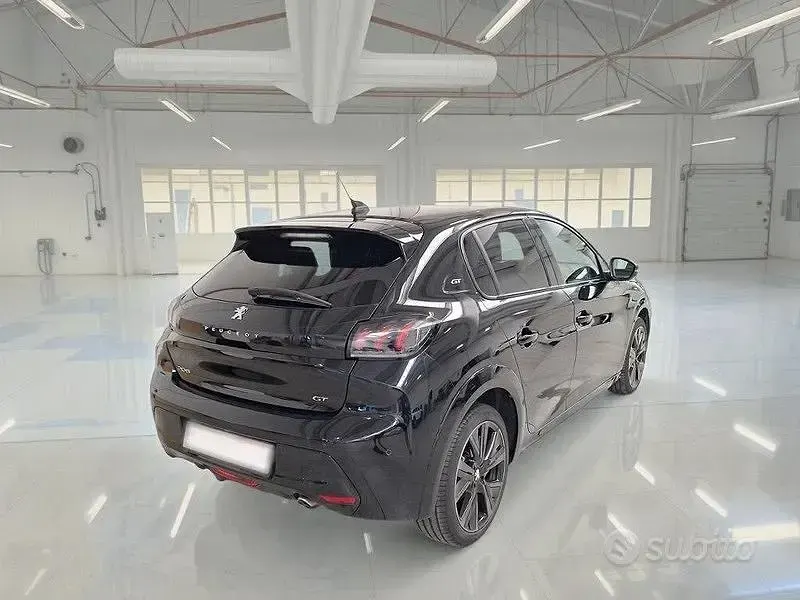 Usata Peugeot 208 GT 101 CV (74 kW) 2023 Nero Utilitaria
