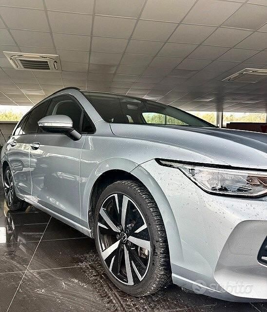 Usata VW Golf VIII Edition 150 CV (110 kW) 2025 Grigio Station wagon