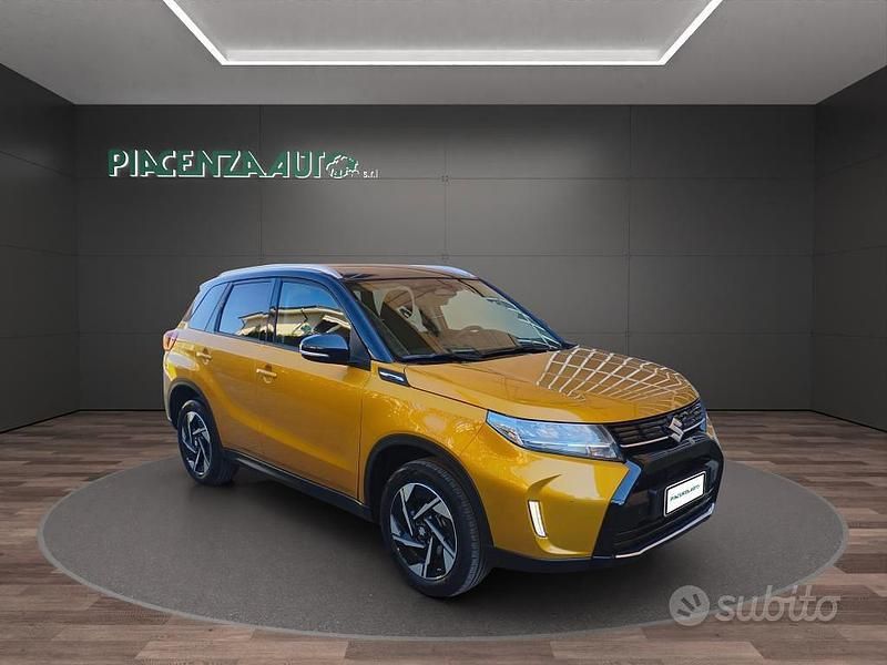 Usata Suzuki Vitara 129 CV (94 kW) 2025 Giallo tibet tetto nero SUV