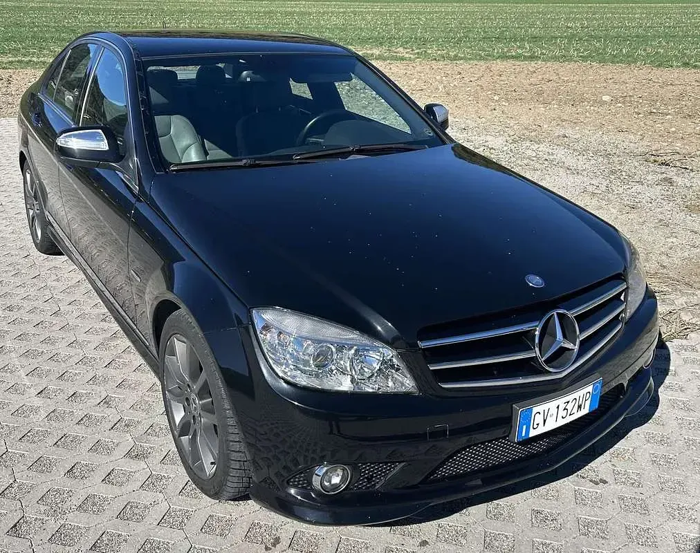 Usata Mercedes C320 Avantgarde 224 CV (164 kW) 2007 Nero Berlina