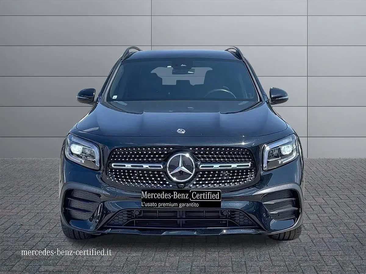 Usata Mercedes GLB200 AMG Line Premium 150 CV (110 kW) 2023 Nero metallizzato SUV