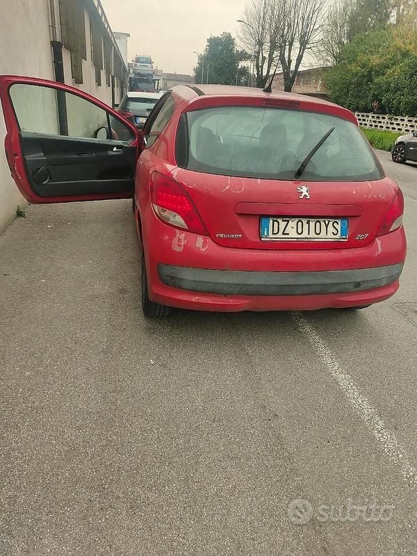 Usata Peugeot 207 88 CV (64 kW) 2009 Rosso Berlina