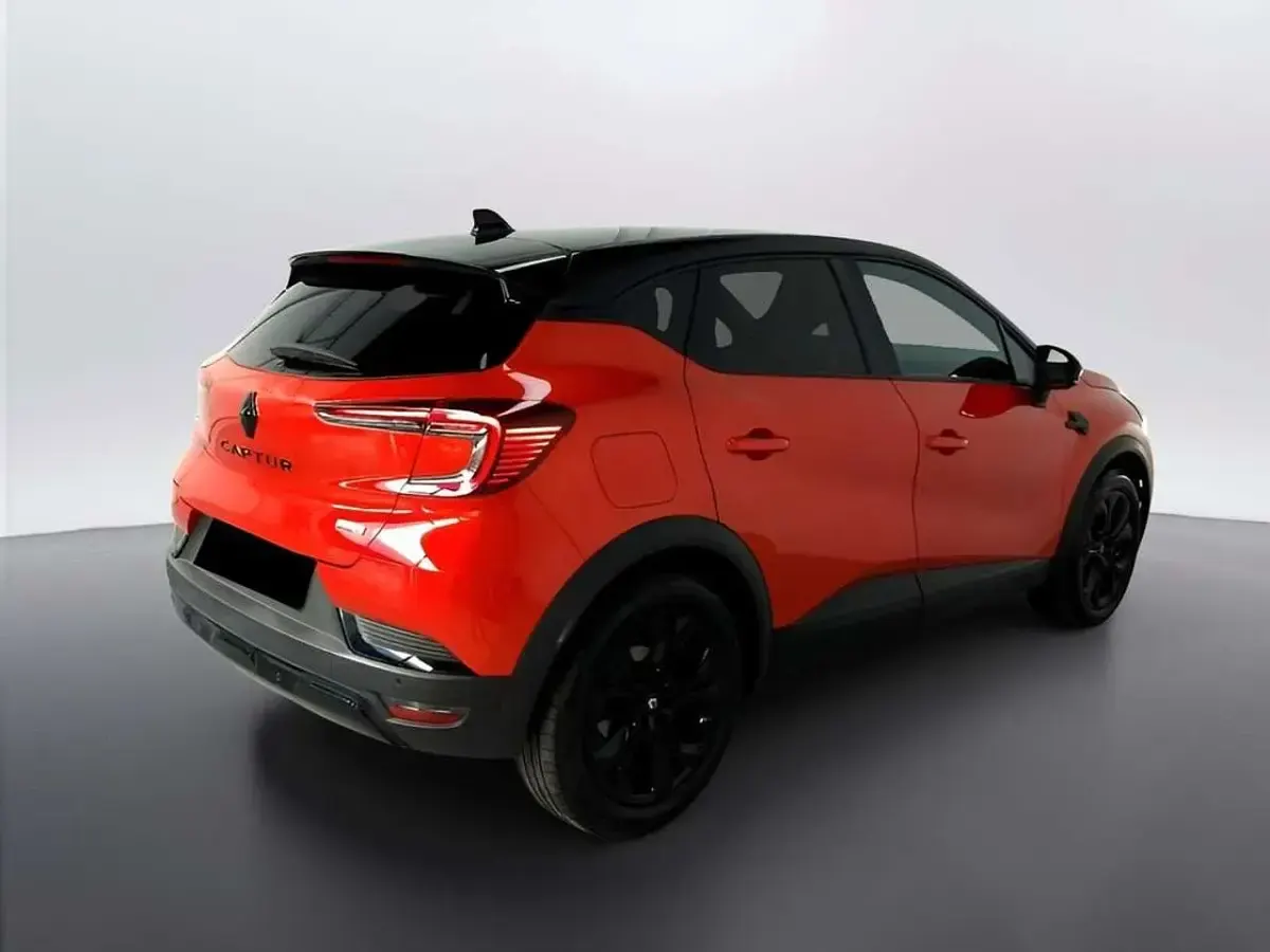 Usata Renault Captur Rive Gauche 143 CV (105 kW) 2022 Nero SUV