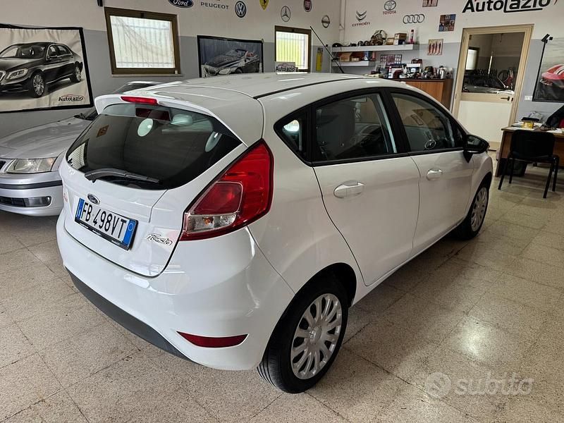 Usata Ford Fiesta 95 CV (69 kW) 2016 Bianco Berlina