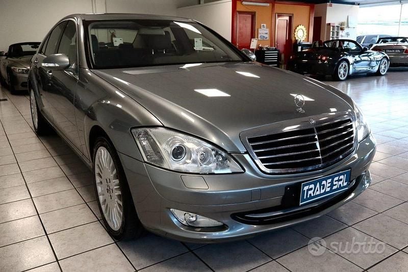 Usata Mercedes S500 386 CV (283 kW) 2007 Grigio Berlina