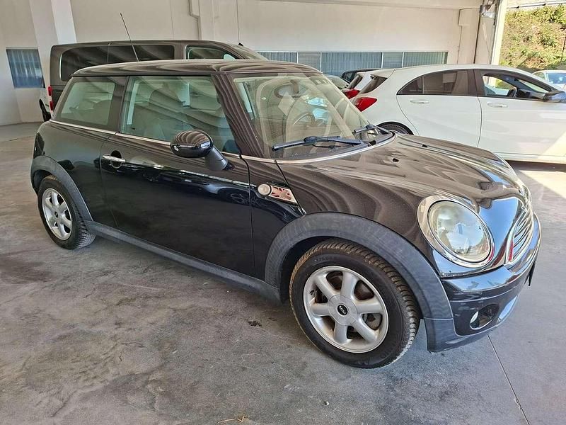Usata Mini Cooper 75 CV (55 kW) 2009 Nero Utilitaria