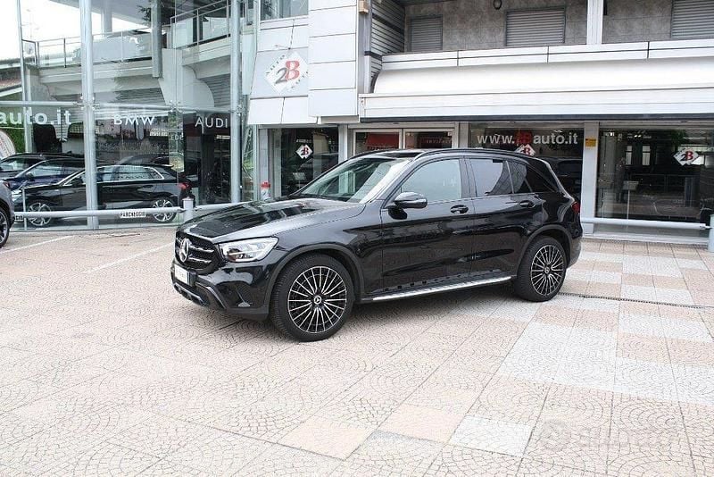 Usata Mercedes GLC300 245 CV (180 kW) 2021 Nero SUV