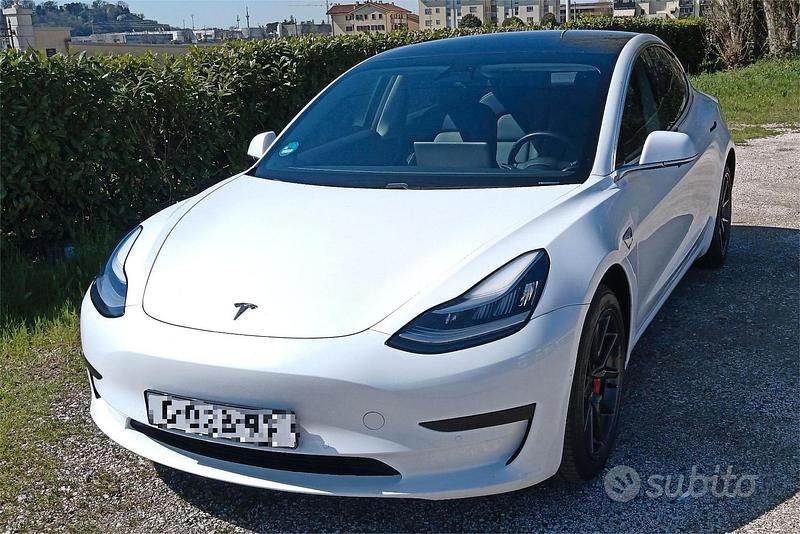 Usata Tesla Model 3 Standard Range Plus 239 kW (325 CV) 2020 Bianco Berlina