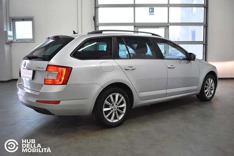 Usata Skoda Octavia G-TEC Active 110 CV (80 kW) 2015 Argento Station wagon