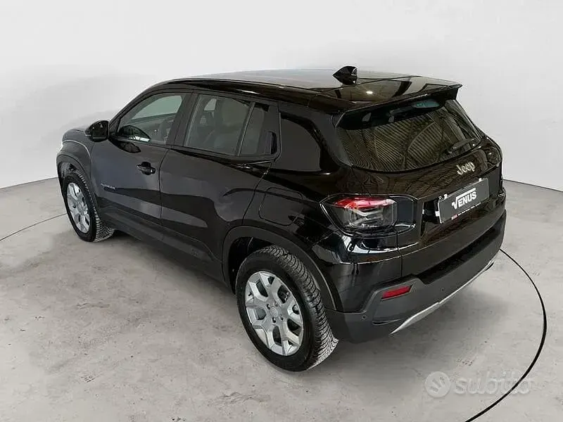 Usata Jeep Avenger Altitude 101 CV (74 kW) 2024 Nero SUV