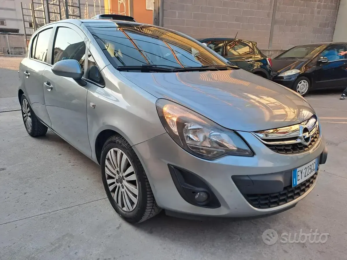Usata Opel Corsa 85 CV (62 kW) 2015 Grigio Utilitaria