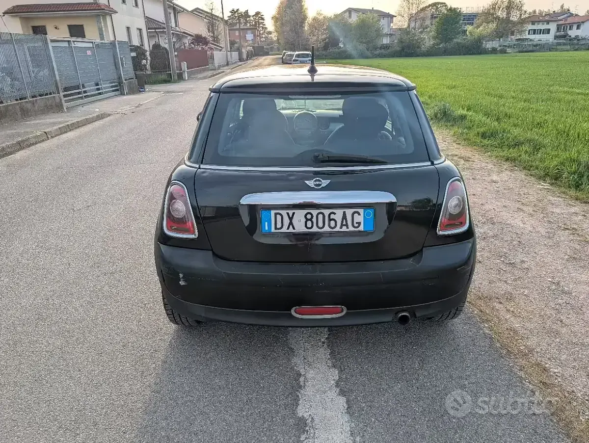Usata Mini ONE 143 CV (105 kW) 2007 Nero Utilitaria